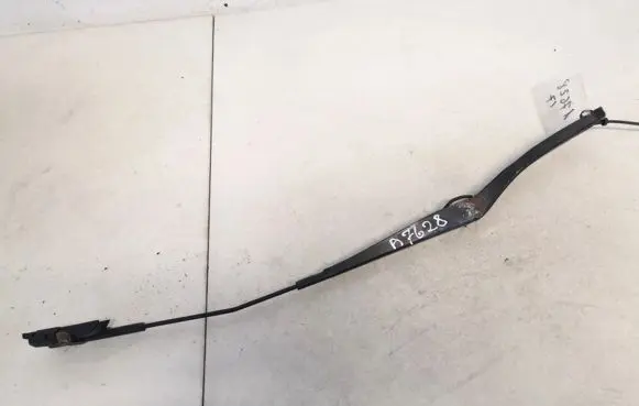Volvo S40 Front wiper blade arm 8620200