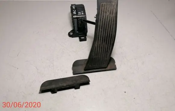 Honda Accord Accelerator throttle pedal 1988007710