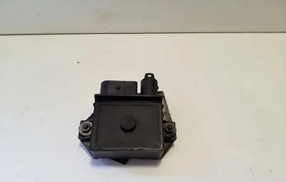 BMW X3 E83 Glow plug pre-heat relay 0522120703 E2110022367