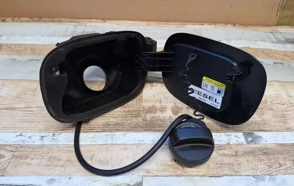 Volvo S80 Fuel tank cap 30748041