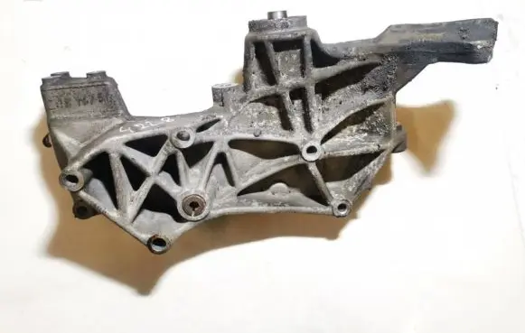 Audi A4 S4 B5 8D Engine mounting bracket 058145523b