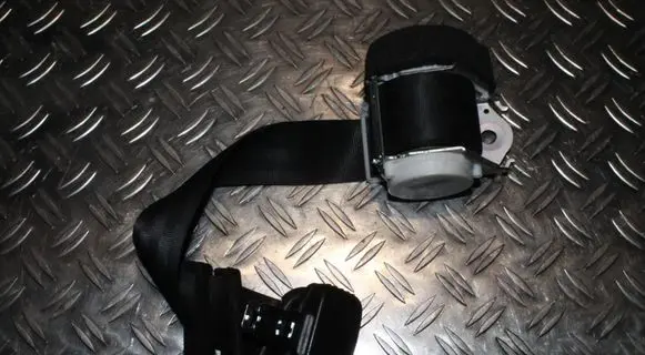 Ford Galaxy Rear seatbelt 33035173