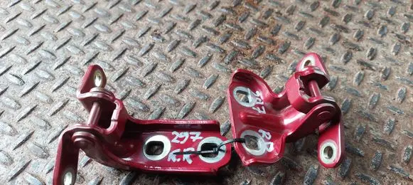 Rear door hinge set