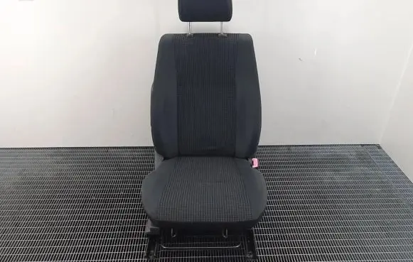 Suzuki Swift I Front passenger seat 