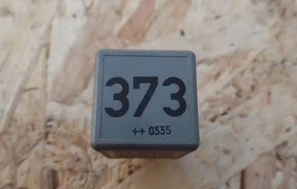 Audi A6 S6 C5 4B Other relay 8D0951253A