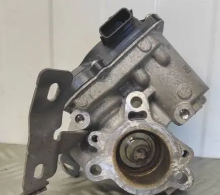 Renault Express EGR valve 147100361R FE1112882 HU1501000461