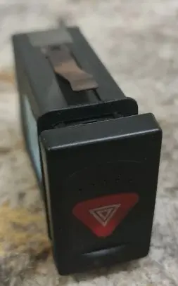 Volkswagen PASSAT B5 Hazard light switch