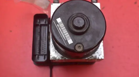Volvo V50 ABS Pump 4N51-2C405-AD