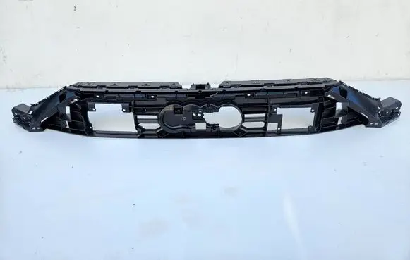 Audi RS6 C8 Front bumper upper radiator grill 4K8807233D