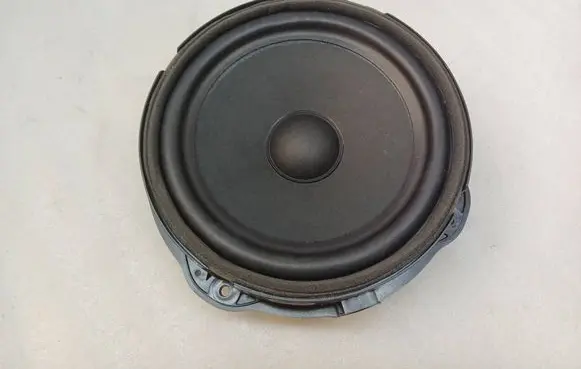 Audi A1 Front door speaker 83A035415B 00673 20231010