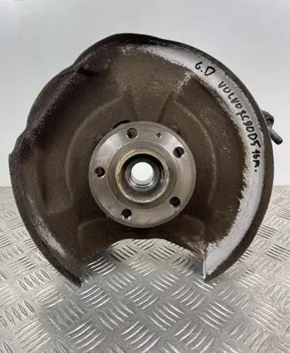 Rear wheel hub