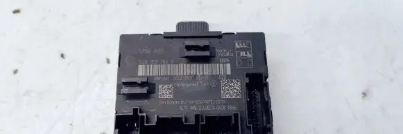 Audi A3 S3 8V Door control unit/module 5Q0959393B
