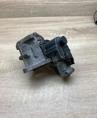 Volkswagen PASSAT B6 EGR valve 03G129637A