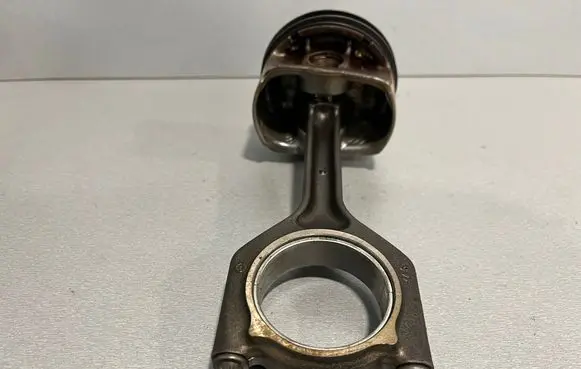 BMW 3 E92 E93 Piston with connecting rod 7558525