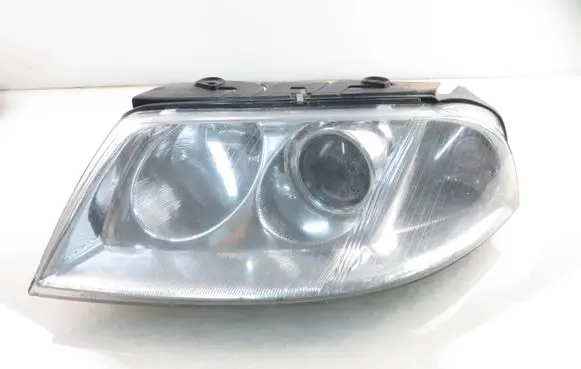 Volkswagen PASSAT B5.5 Headlight/headlamp