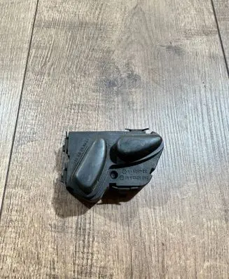Mercedes-Benz C W203 Seat control switch 2108213851 03463815