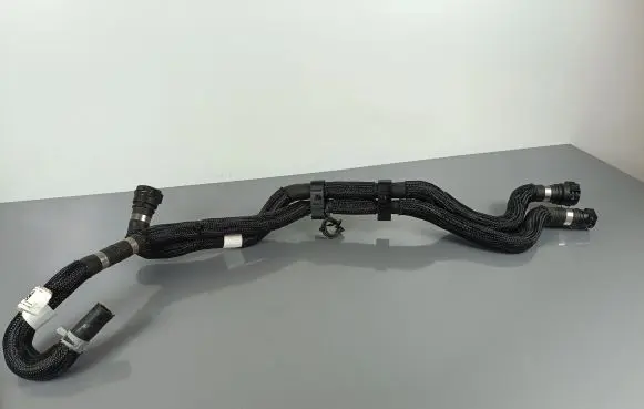 Jeep Grand Cherokee WL Engine coolant pipe/hose 68381446AC