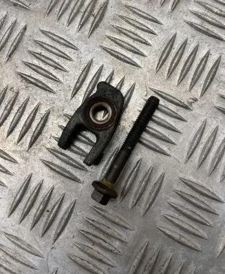 Renault Scenic III - Grand scenic III Fuel Injector clamp holder