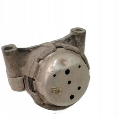 Engine mount bracket