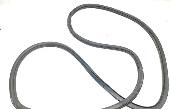 Rear door rubber seal (on body)