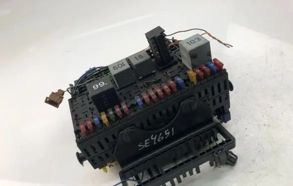 Volkswagen New Beetle Fuse box set