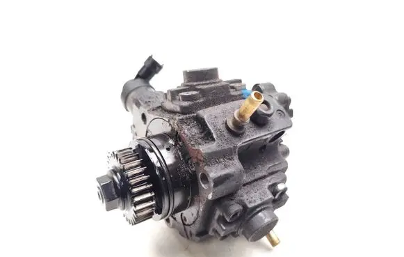 Nissan Qashqai Fuel injection high pressure pump 8200690744 0445010223