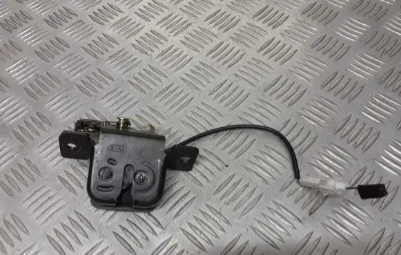 KIA Carens II Tailgate/trunk/boot lock/catch/latch