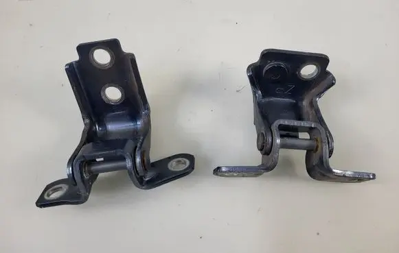 Rear door hinge set