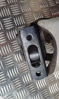 Toyota Auris E180 Engine mount bracket 309E07 309E03