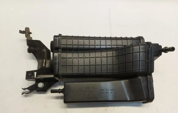 Active carbon filter fuel vapour canister