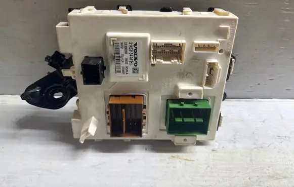 Volvo XC40 Fuse box set 31453184AF 82602069 18W373
