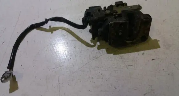 Mazda 626 Rear door lock