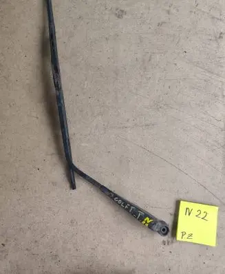Volkswagen Golf I Rear wiper blade arm 87465164