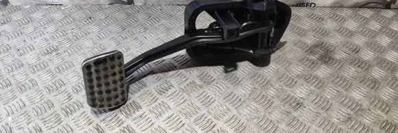 Mercedes-Benz GLC C253 Brake pedal A2052920415