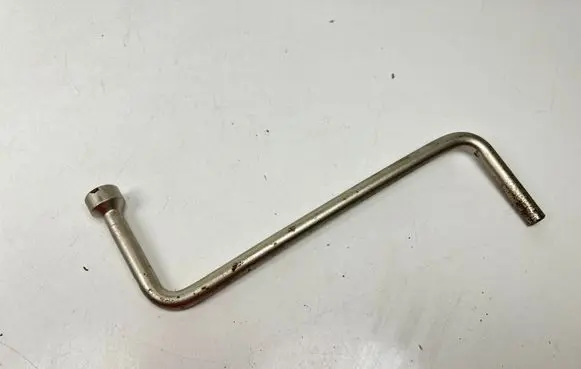 BMW 7 E65 E66 Wheel nut wrench 6758731