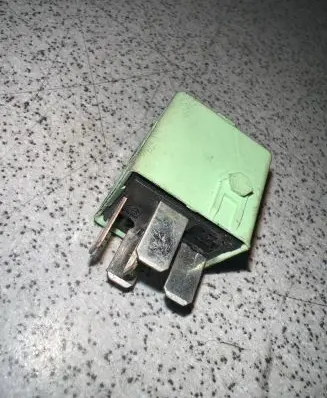 BMW 5 E39 Other relay 8373700