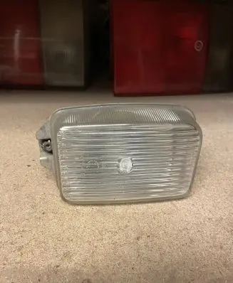Volkswagen PASSAT B2 Front indicator light 301129995
