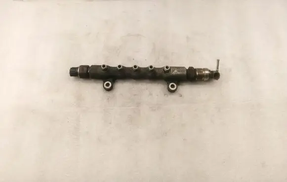 Toyota Corolla Verso AR10 Fuel main line pipe 238100R020