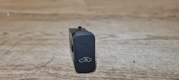 Volvo S40, V40 Alarm switch 30889360