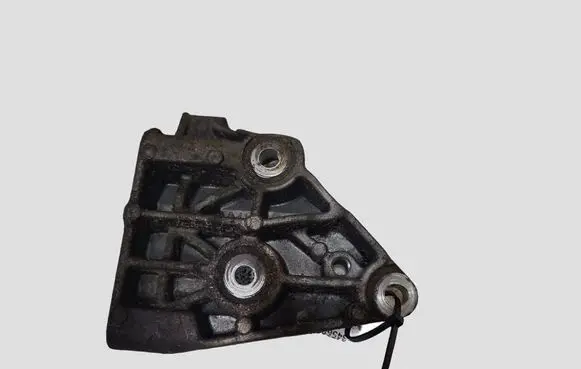 Land Rover Range Rover Sport L320 Engine mounting bracket QVU500340