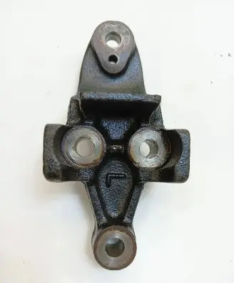 Honda Legend Engine mounting bracket