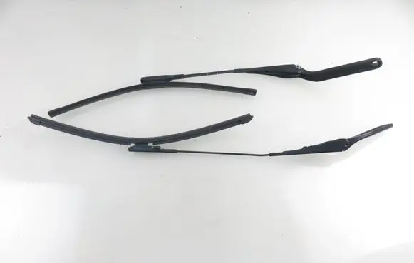 BMW 1 E81 E87 Front wiper blade arm 7169972 7169971