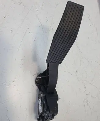 Chevrolet Volt II Accelerator throttle pedal 13373776 6PV01155400