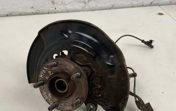 Toyota Auris E180 Front wheel hub F56L5 131203 R553