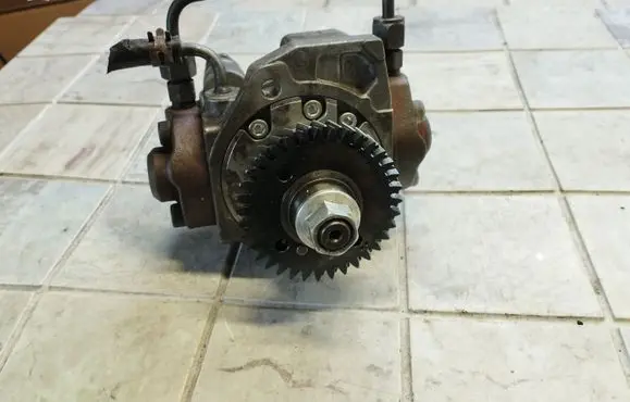 Subaru Outback Fuel injection high pressure pump 2940000760
