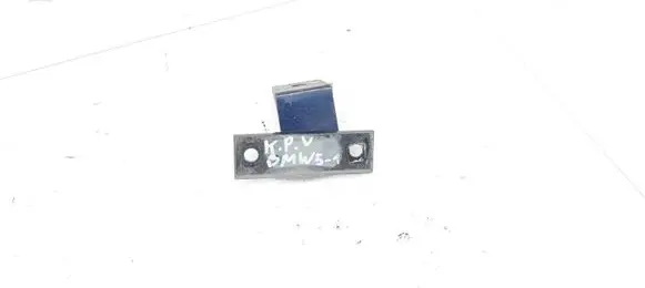 BMW 5 E60 E61 Front door upper hinge 7068073