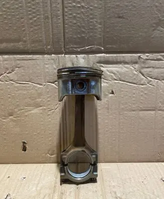 Ford Fiesta Piston with connecting rod 