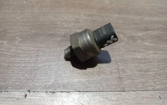 Volvo S60 Brake power pressure regulator 55CP0103