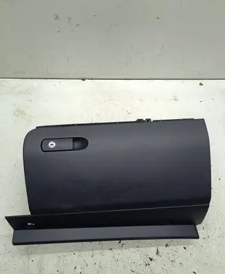 Volkswagen Touareg II Glove box