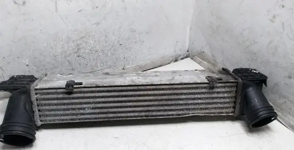 BMW 1 E82 E88 Intercooler radiator 3296399